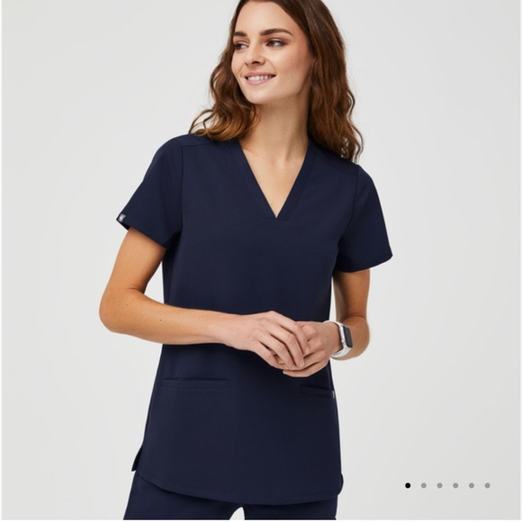 Figs Casma Three-Pocket Scrub Top - Picture 1 of 6